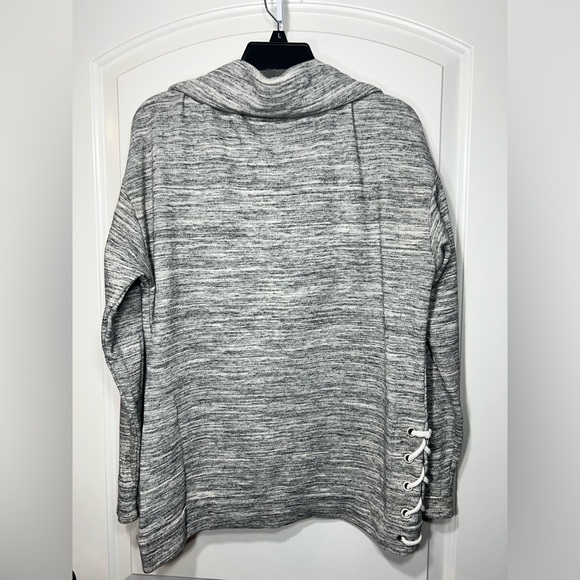 PINK Victoria’s Secret Sweatshirt - Picture 2 of 3